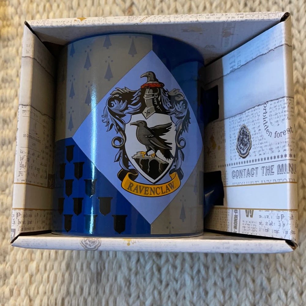 Harry Potter Ravenclaw Mug - Picture 4 of 6